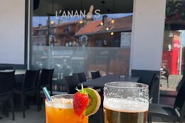 L'Ananas Bar & Restaurant