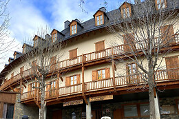 APARTAMENTOS SOLANA, HOTEL TAULL & ROMANIC