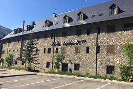 APARTAMENTOS SOLANA, HOTEL TAULL & ROMANIC