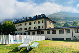 APARTAMENTOS SOLANA, HOTEL TAULL & ROMANIC