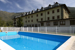 APARTAMENTOS SOLANA, HOTEL TAULL & ROMANIC