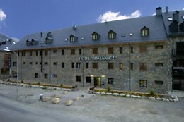 APARTAMENTOS SOLANA, HOTEL TAULL & ROMANIC