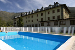 APARTAMENTOS SOLANA, HOTEL TAULL & ROMANIC