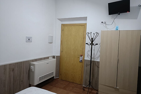 HOSTAL VENTA BATATO - photo 2