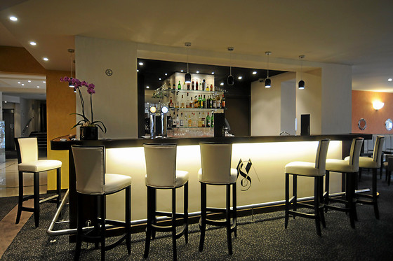 Hotel Mercure Maurepas St Quentin - photo 1