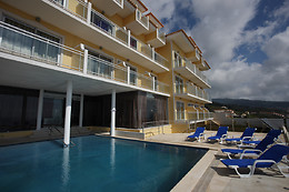 HOTEL APARTAMENTOS BAÍA BRAVA 4*