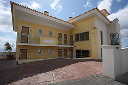 HOTEL APARTAMENTOS BAÍA BRAVA 4*