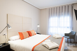 HOTEL APARTHOTEL LOS GIRASOLES