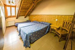 APARTAMENTOS SOLANA, HOTEL TAULL & ROMANIC